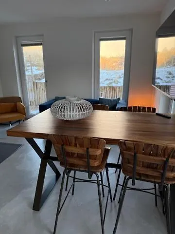 14 * Nes (Ameland, Friesland)